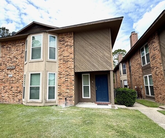 Building Photo - 2021 S Brightside View Dr