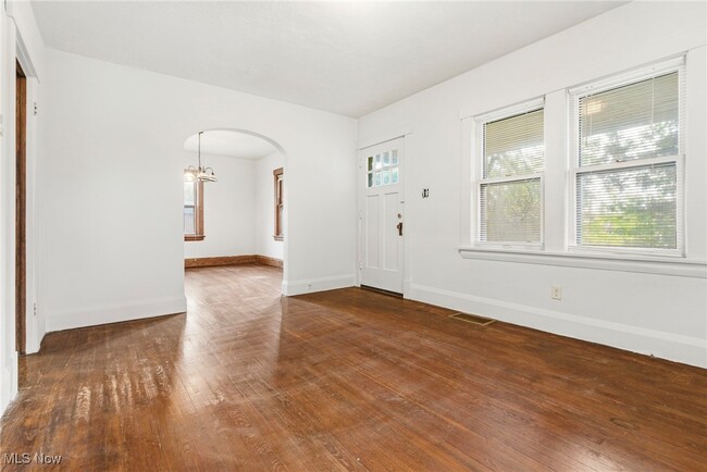 Photo - 12 Bouquet Ave