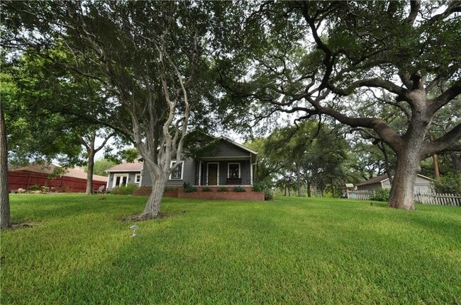 Photo - 3003 Burleson Rd