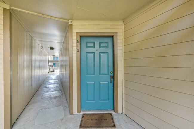 Photo - 2121 Hepburn St Unit 612