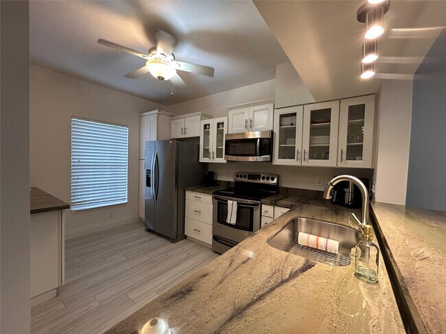 Photo - 1043 Kokomo Key Ln