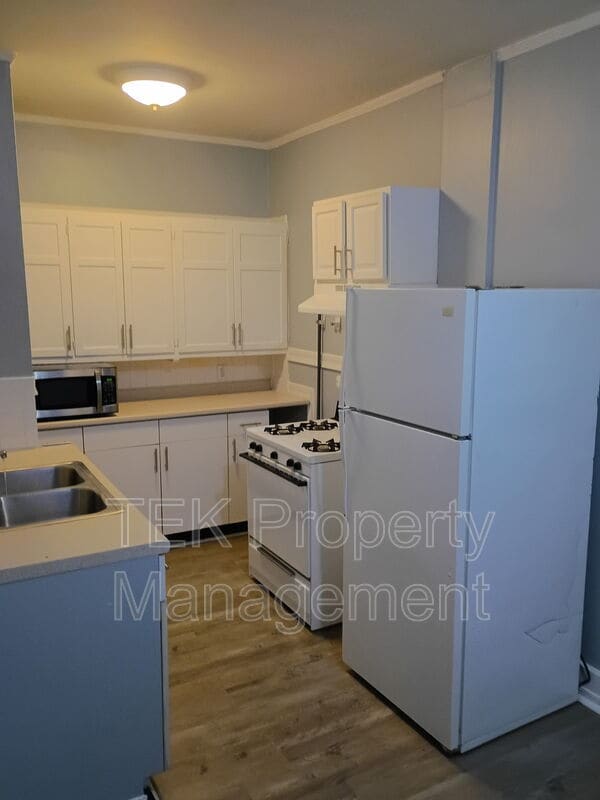 Photo - 189 Lake Ave