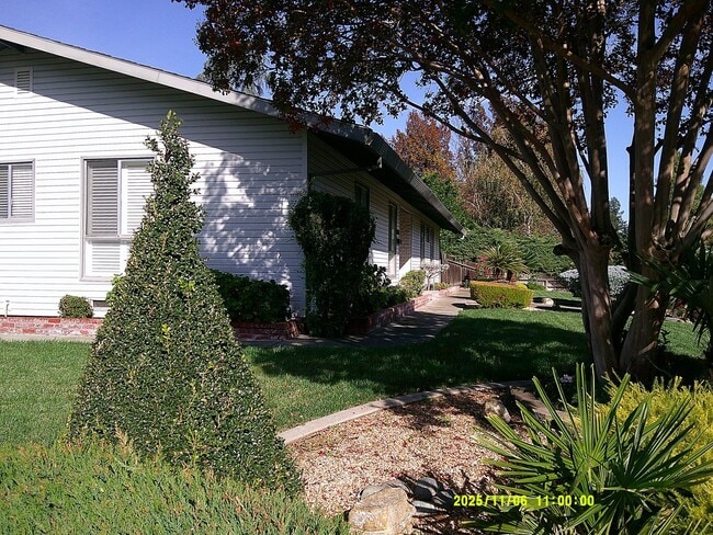 Photo - 390 S Almond St
