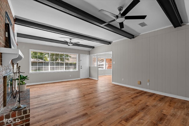 Photo - 425 N Dresden Cir