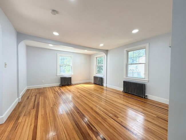 25 Brookside Rd