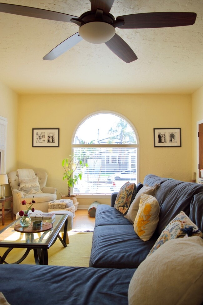 Photo - 4770 Bancroft St