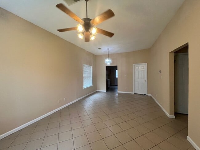 Photo - Renovated 2 Bedroom 2 Bath Home for Rent!