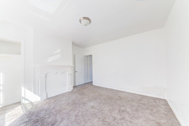 Photo - 919 Lillian St