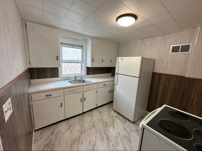 Photo - 256 Broad St Unit 2