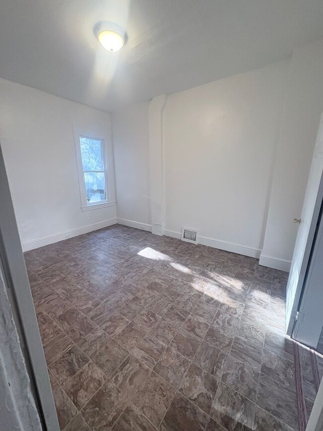Photo - 1 Bedroom Apt Located in the York City