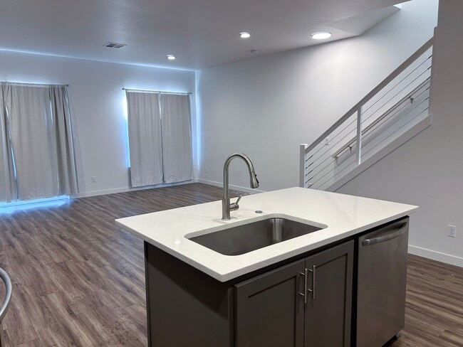 Photo - Fantastic Townhouse in South Salem