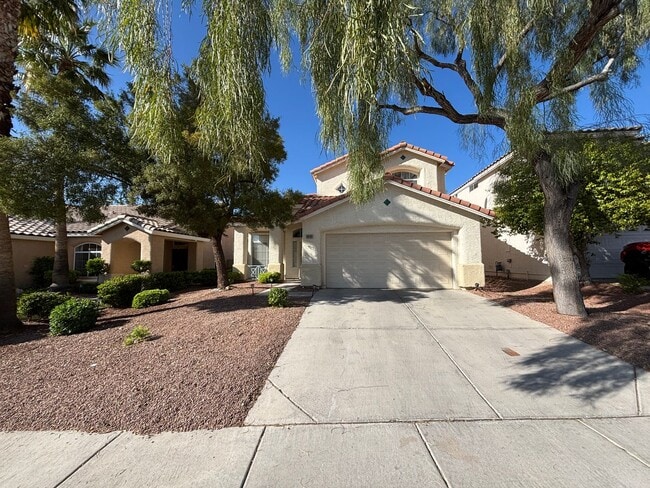 Gorgeous 3Bed/2.5Bath, 2-Story home locate... - Gorgeous 3Bed/2.5Bath, 2-Story home locate...