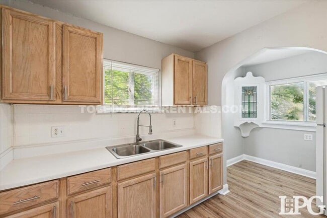 Building Photo - 1442 Schuyler Rd