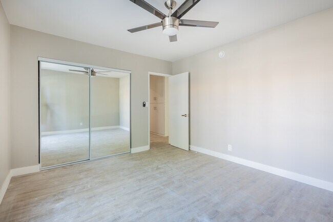 Photo - 13910 Sayre St Unit 02