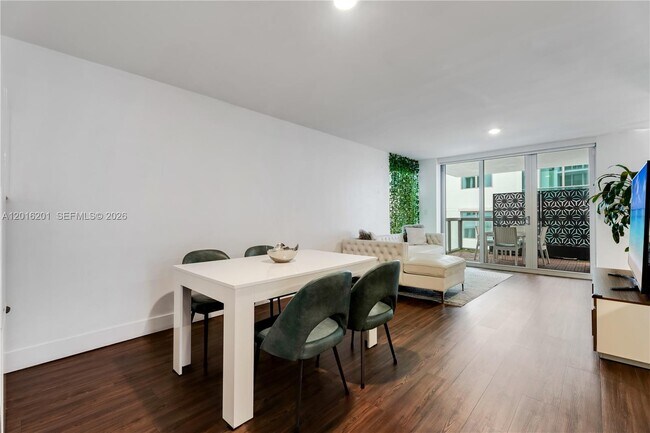 Photo - 9261 E Bay Harbor Dr Unit 607