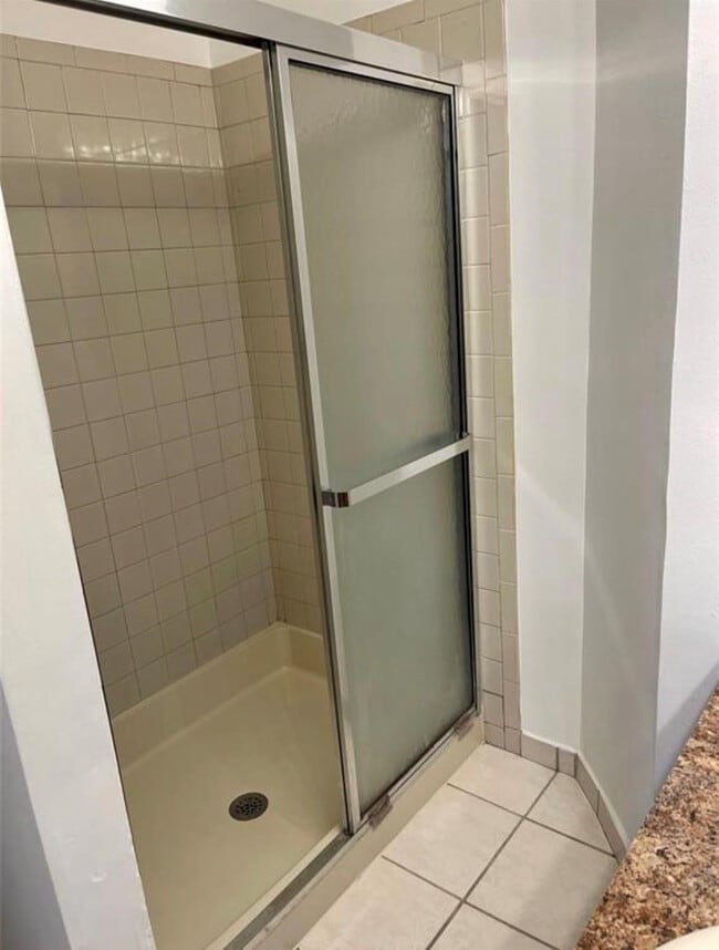 Photo - 2888 Edgehill Ln