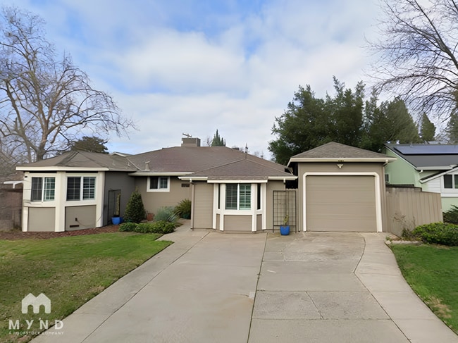 Building Photo - 2309 Lansing Way