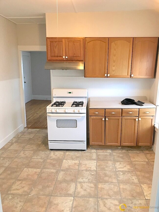 Building Photo - 16 Pinkham Pl Rental