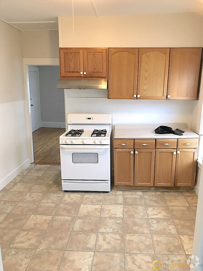 Building Photo - 16 Pinkham Pl Rental
