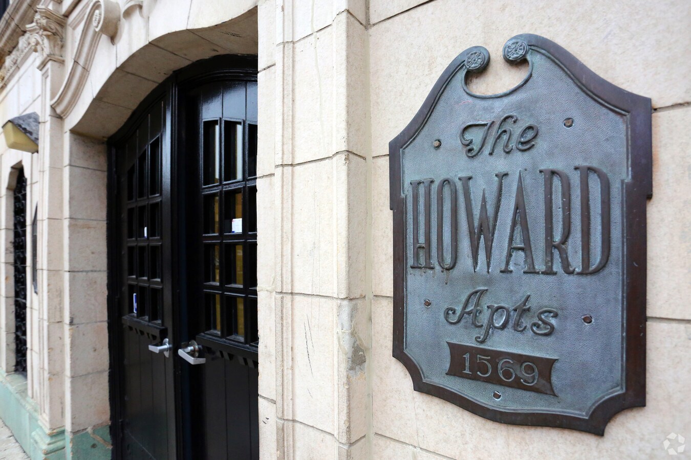Howard Apartments - Howard Apartments