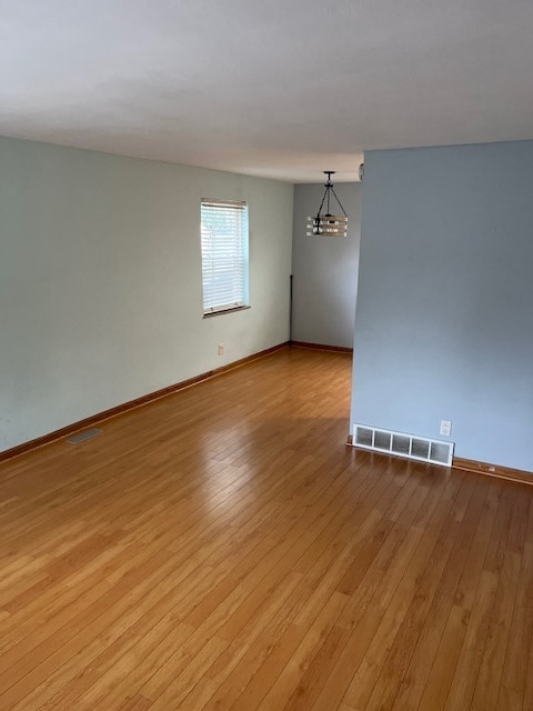 Front entrance, living room leading into dining room. - 254 Adelaide Pl Casa Adosada