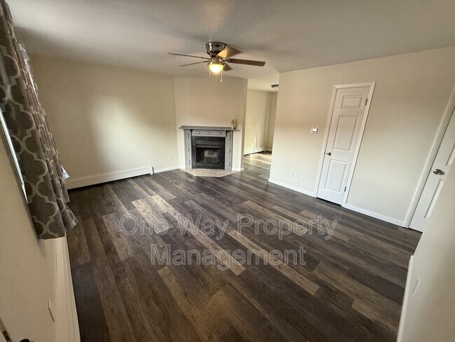 Photo - 824 37th Ave Ct