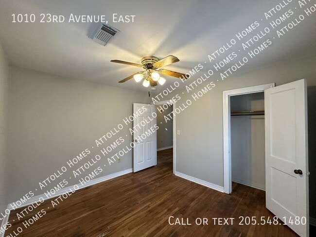 Photo - 1010 23rd Ave E