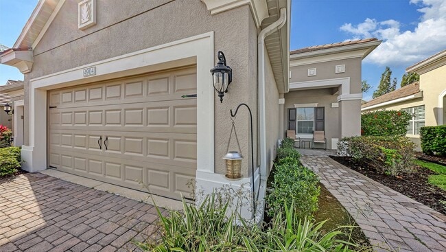 Photo - 2/2 plus den Villa in Fairfield with a 2 car garage