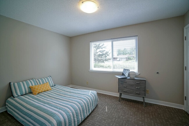 Wildcat Inn - 411-415 N. Martin Luther King Dr