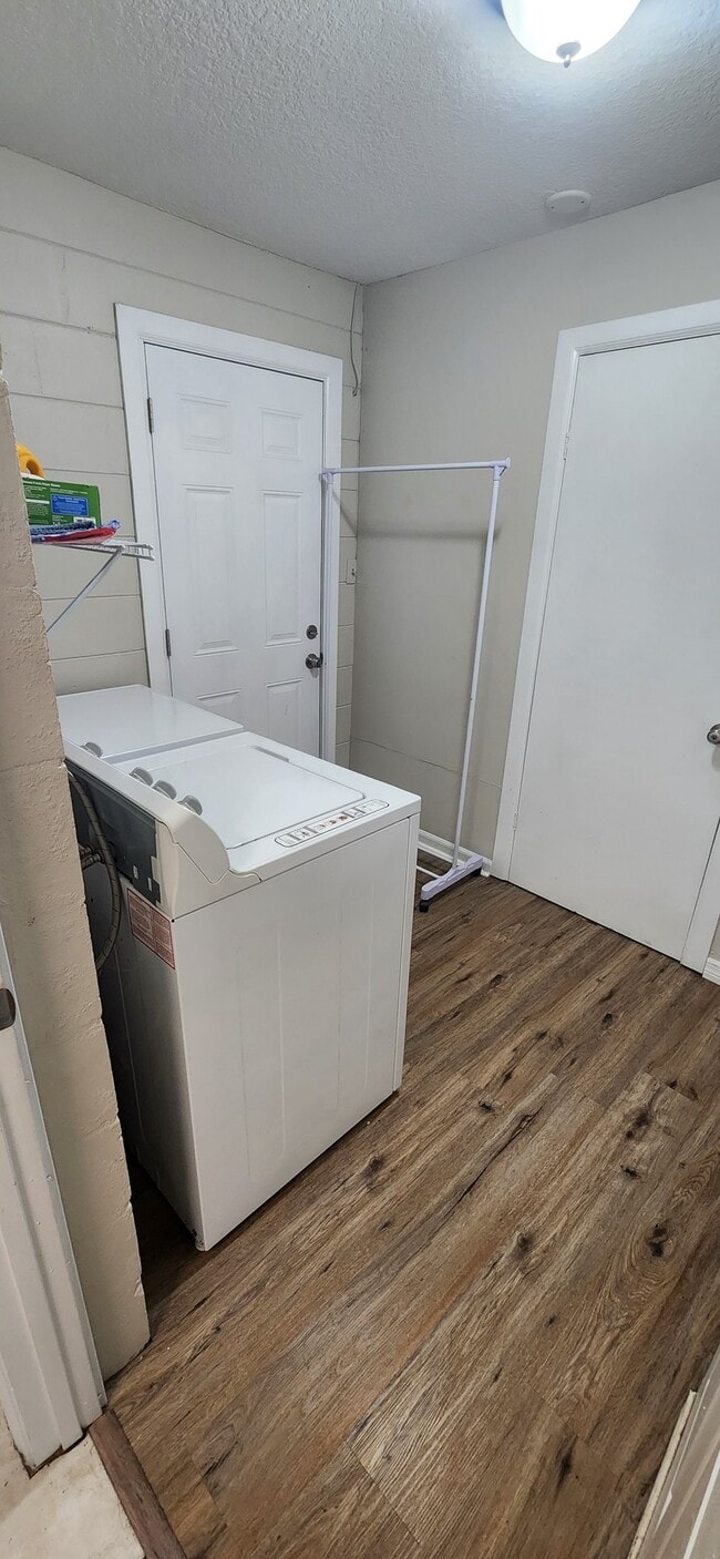 Photo - 14501 Daring Ave