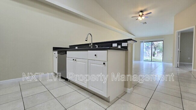 Photo - 301 NE 24th Ave