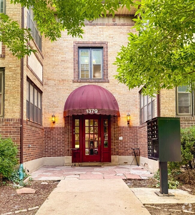 Building Photo - Frances Apartments