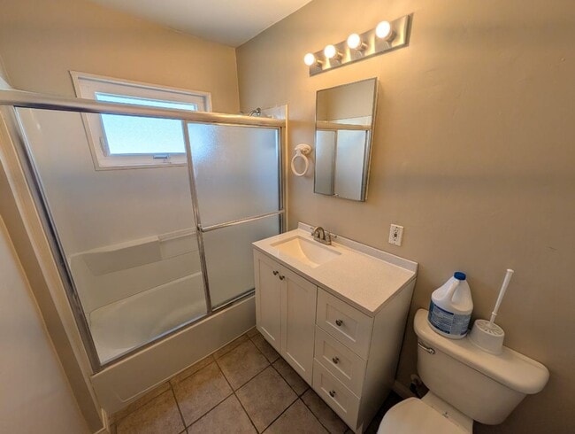 Photo - 4829 Gundry Ave