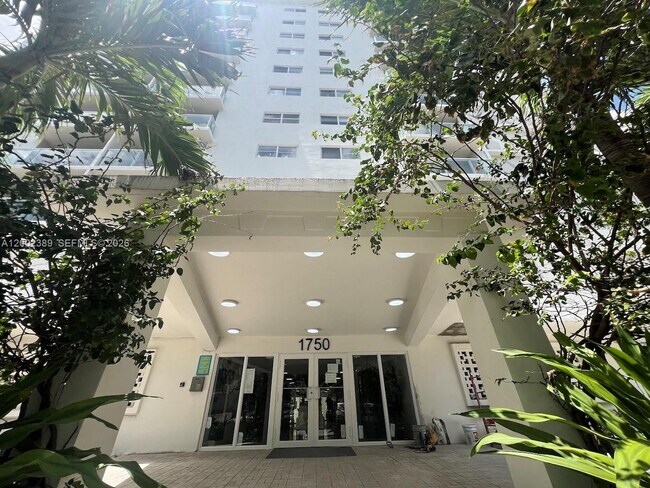 Photo - 1750 James Ave Unit 5D