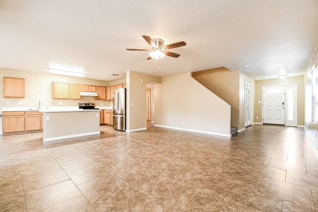 Photo - 775 W Aviary Way