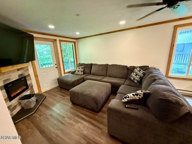 Building Photo - 143 Deer Run Ln Unit 1128