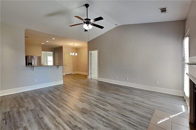 Photo - 5145 Roseman Trail