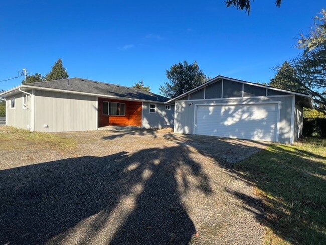 Building Photo - 511 N Cammann St