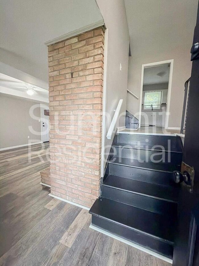 40 Sunnyslope Dr
