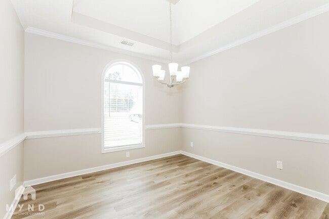 Photo - 283 Hunters Chase