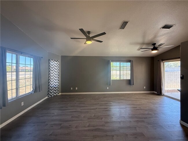 Photo - 2844 Lovin Ave