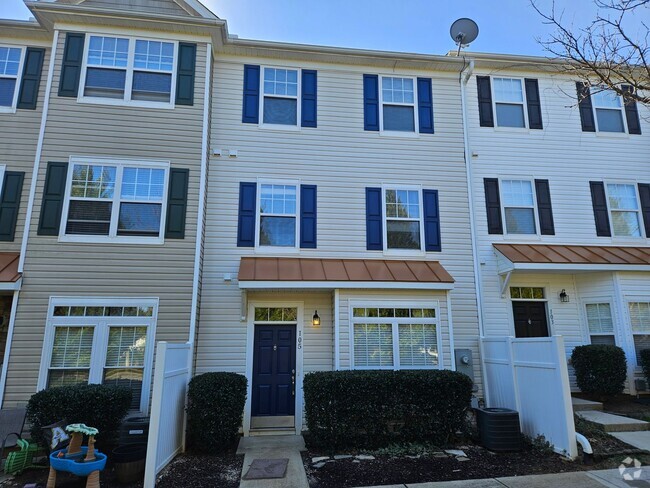 Building Photo - Great 3br/2.5ba N Raleigh Townhome in Bedf...