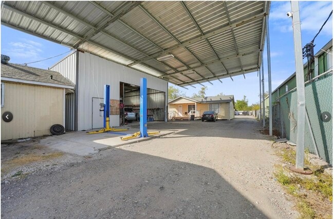 Photo - 2125 Aldine Bender Rd