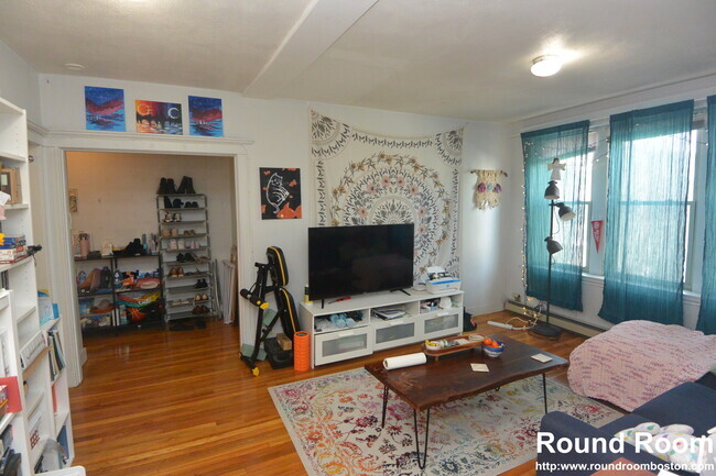 Building Photo - 24 Ransom Rd Unit 6 Rental