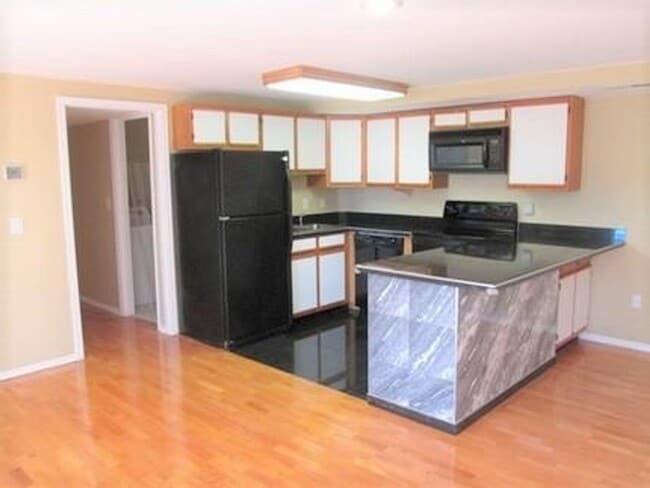 Photo - 157th Ave SE (533) Unidad #1F