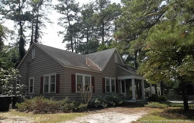 Photo - 1813 Queen St