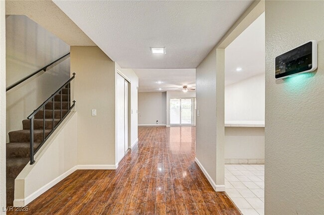 Building Photo - 2541 Love St Rental