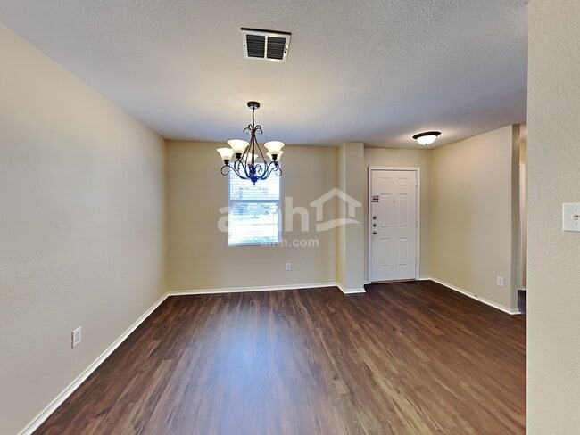 Photo - 1021 Bumble Bee Dr