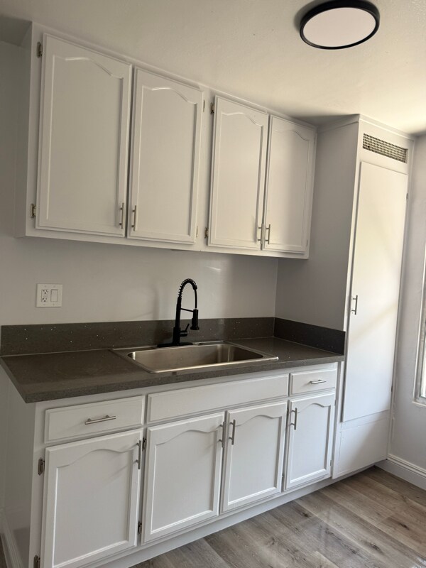 Photo - 1060 W 117th St