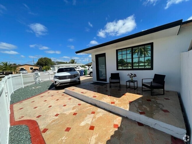 Building Photo - 4480 NW 170th St Rental